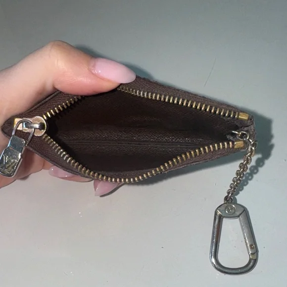 Louis Vuitton Key Pouch - Picture 6 of 6